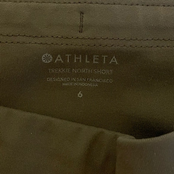 Athleta Trekkie North Short in Green - Picture 7 of 7